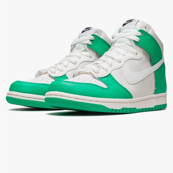 NIKE DUNK HIGH RETRO Size 5 Y Green and White High-Top Sneakers - Picture 2 of 5